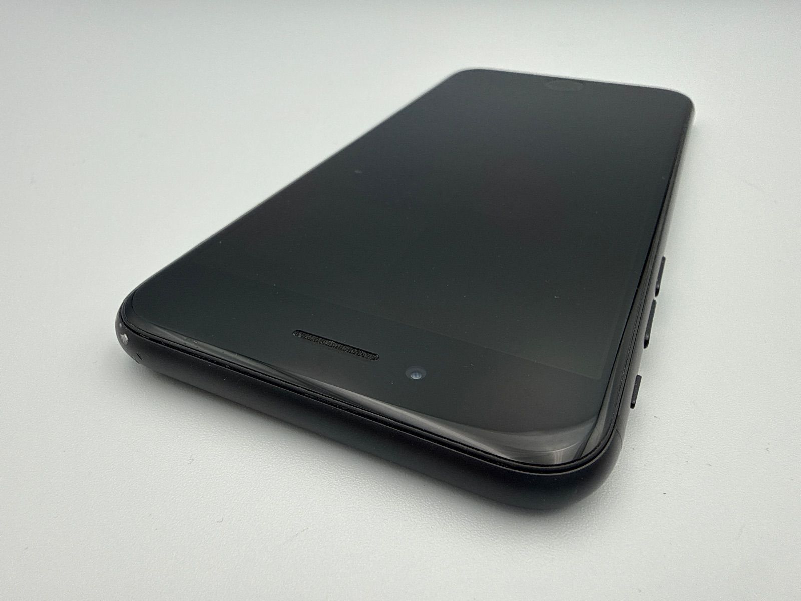 バッテリー容量100％ SIMフリー iPhone7 32GB ブラック 黒 docomo