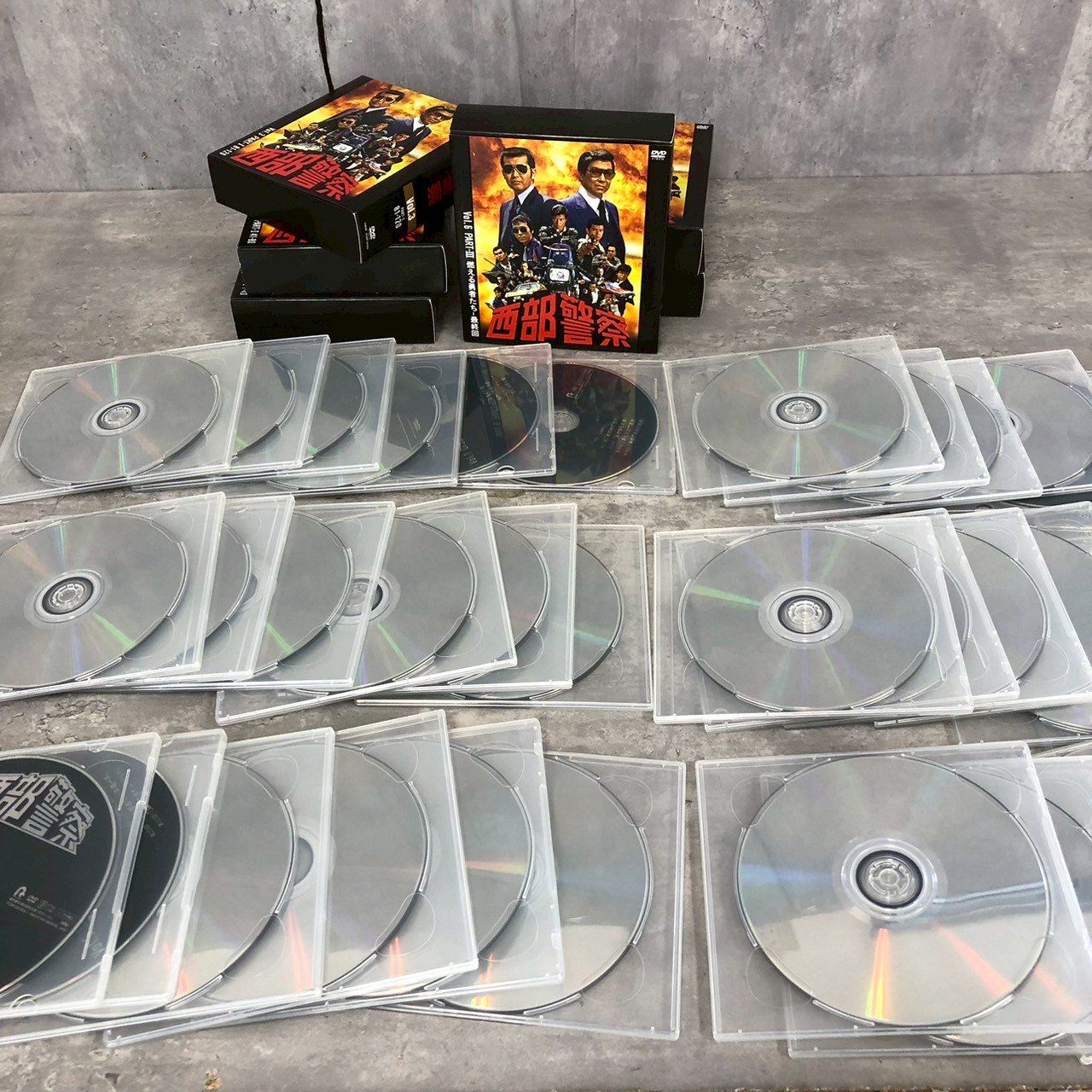 西部警察 コンプリートDVDシリーズ1~6 全236話 全巻セット - メルカリ