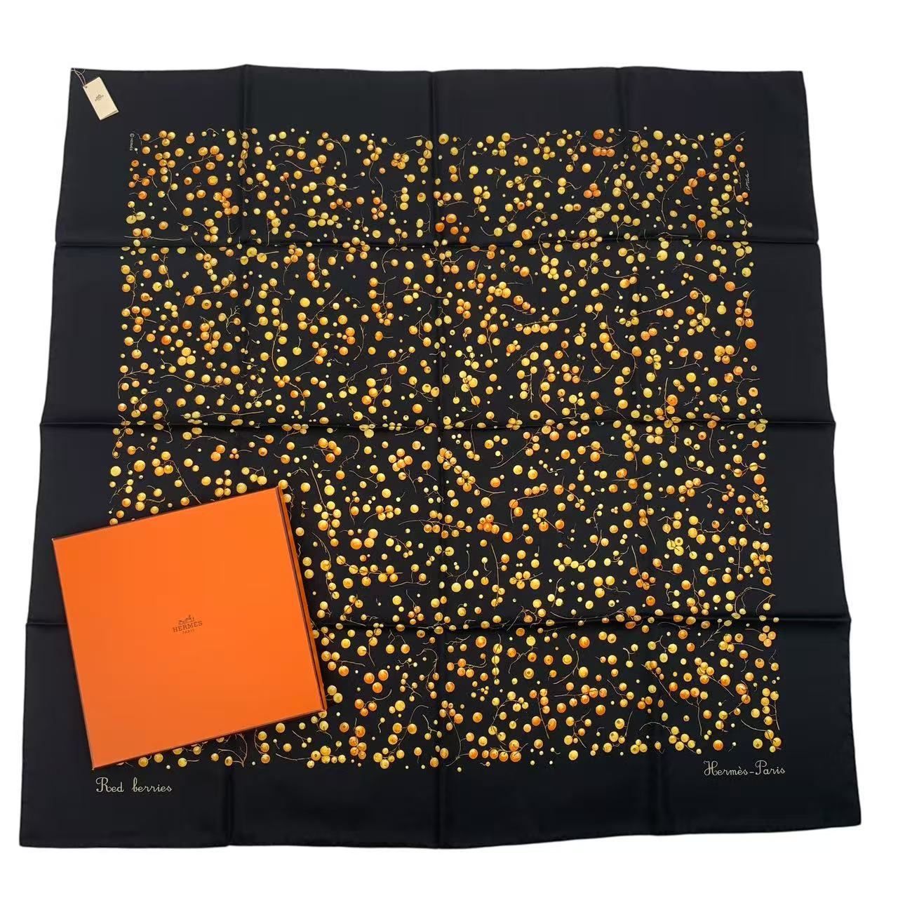 未使用品 HERMES エルメス カレ90 スカーフ シルク Red berries 赤い
