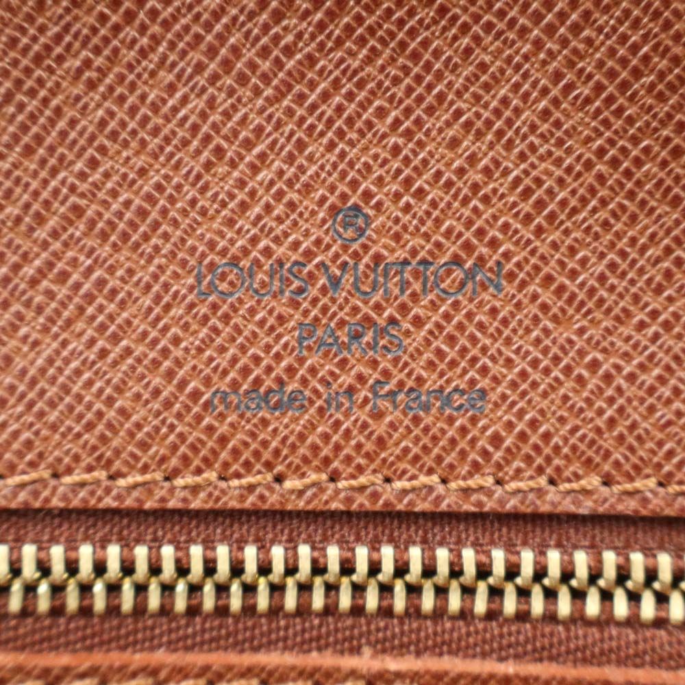 ルイ ヴィトン M40226 ポルト ドキュマン ヴォワヤージュ ブリーフ