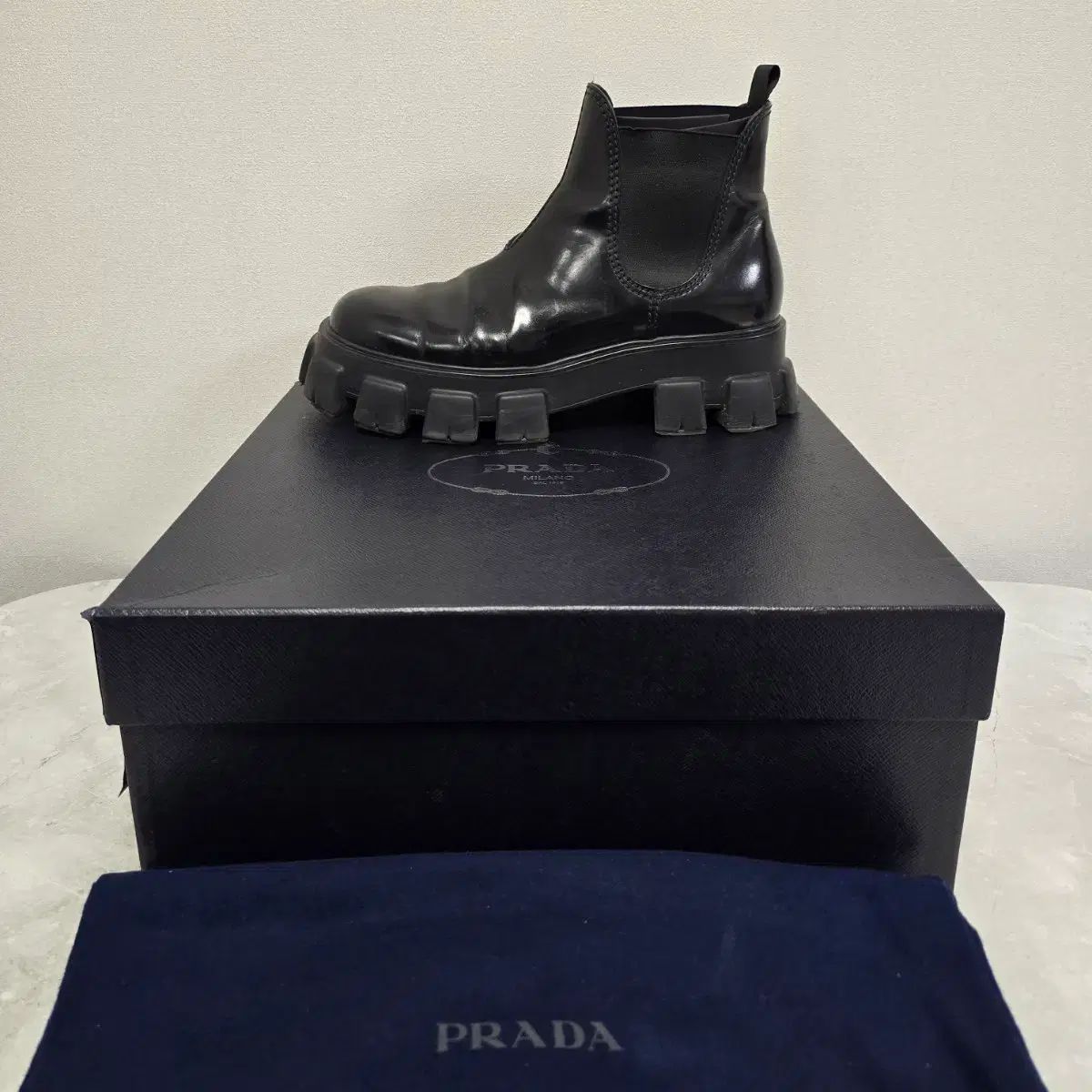 PRADA プラダ モノリス チェルシー ブーツ 9サイズ 280 出品 - メルカリ