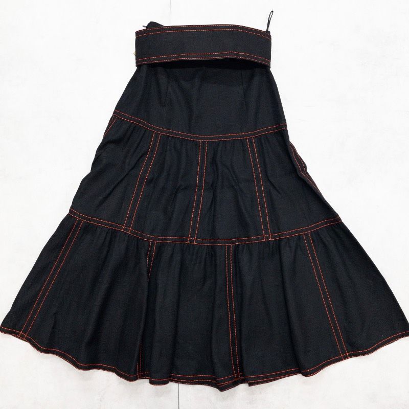 GUCCI黒シルク巻きプリーツスカート 40 正規品 新品同様】GUCCI グッチ ロングスカート ステッチ フレア ベルト
