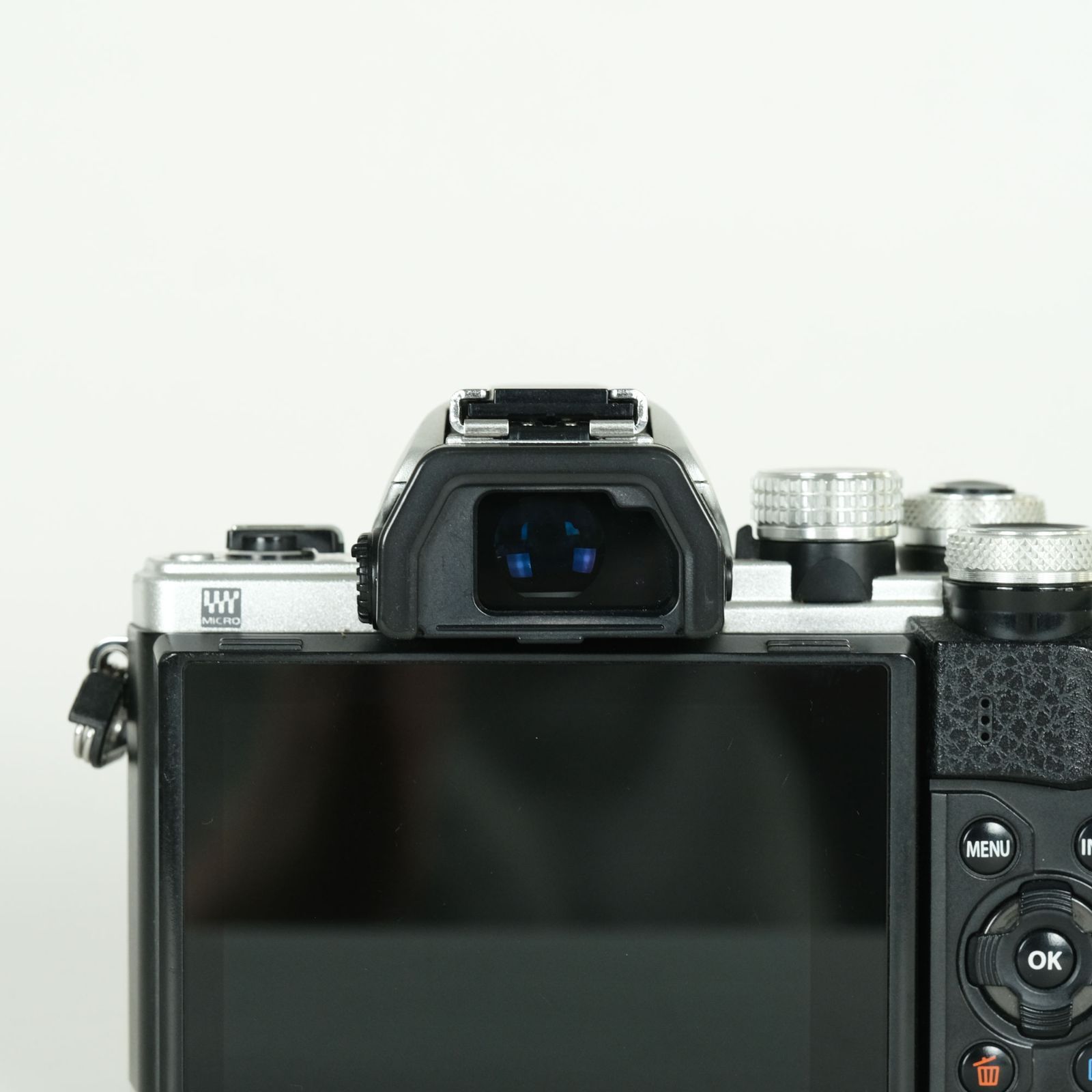 良品 | シャッター数5,160回｜バッテリー2個付] OLYMPUS OM-D E-M10