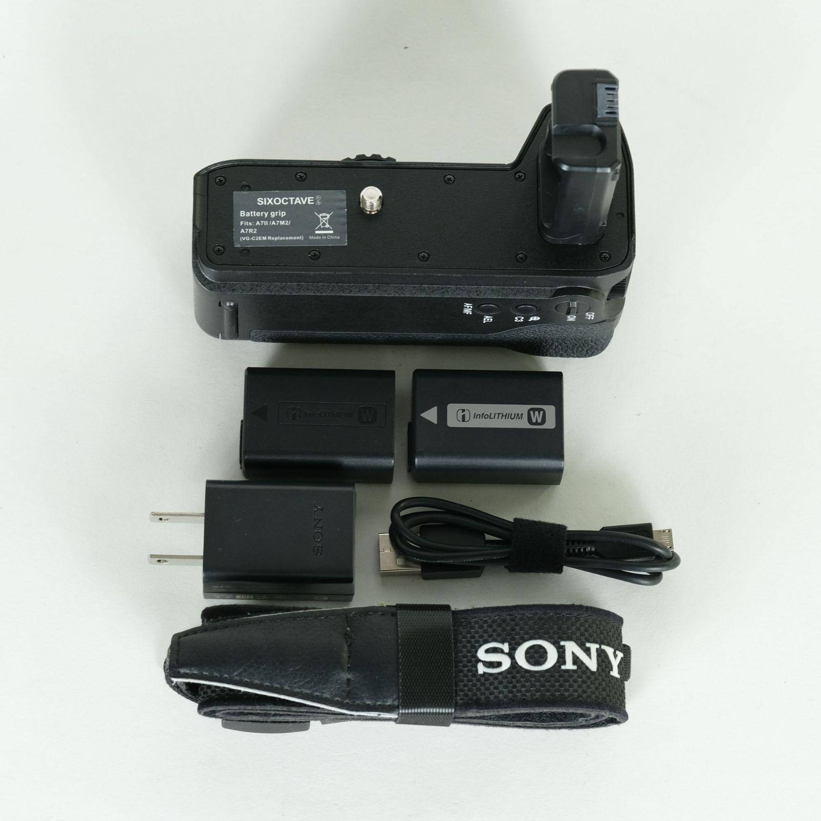 美品 | シャッター数27,690回｜バッテリーグリップ付] SONY α7 II