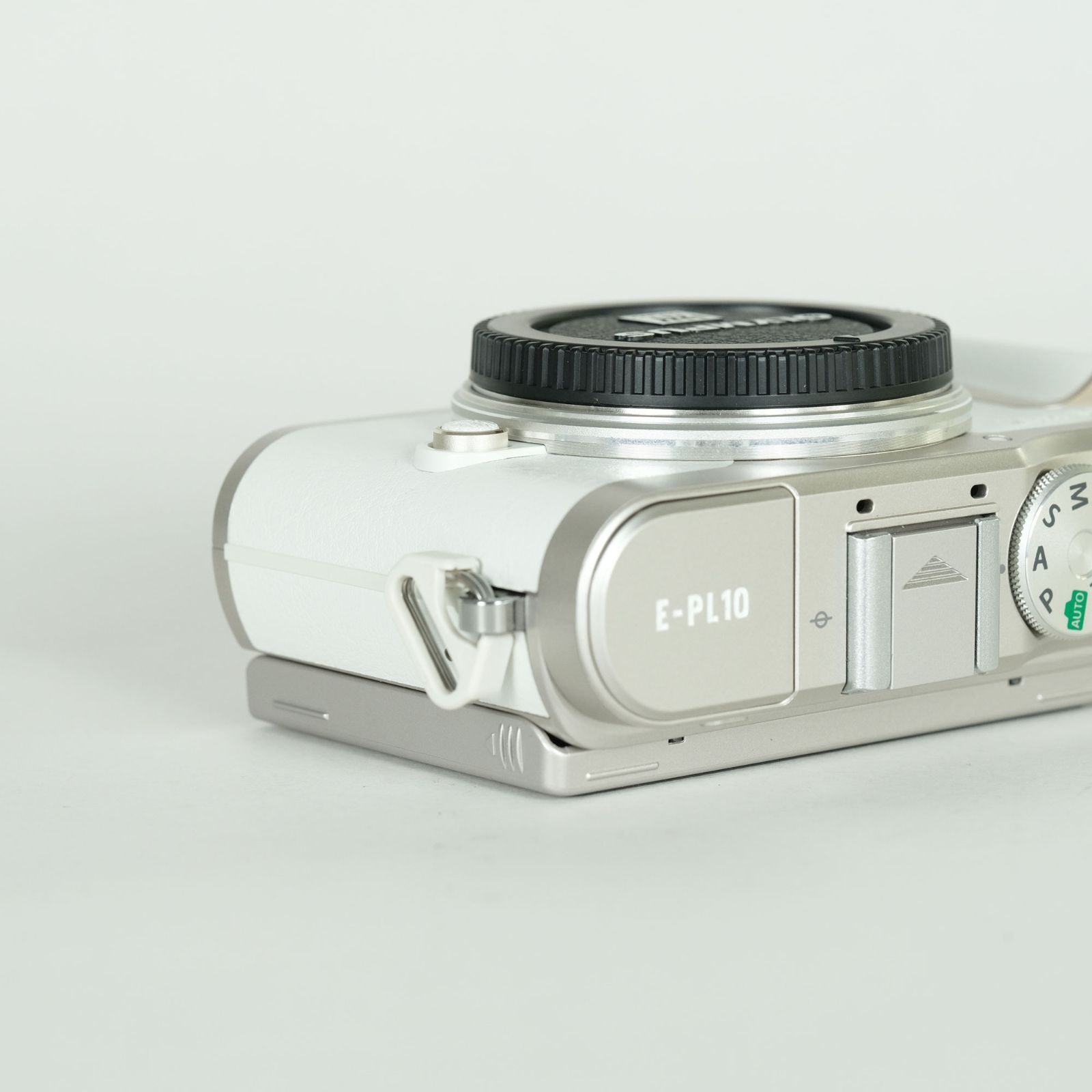 m　ショット数517回 美品　OLYMPUS PEN E-PL10 美品 | シャッター数10,807回] OLYMPUS PEN E-PL10 [ボディ ホワイト