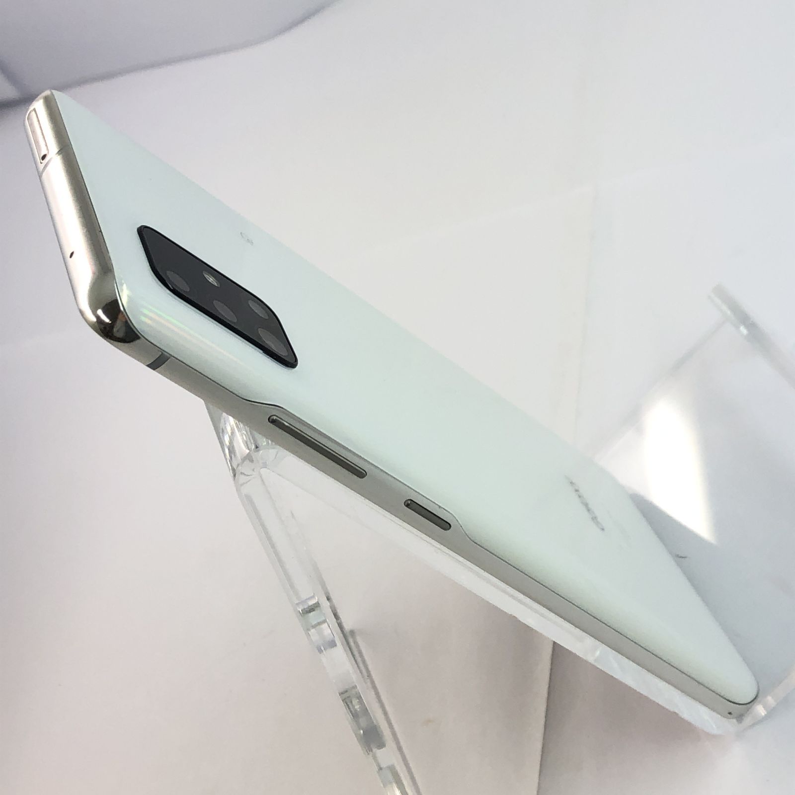 m*o様 【キズあり】SCG07/Galaxy A51 5G 白 外箱付属品あり