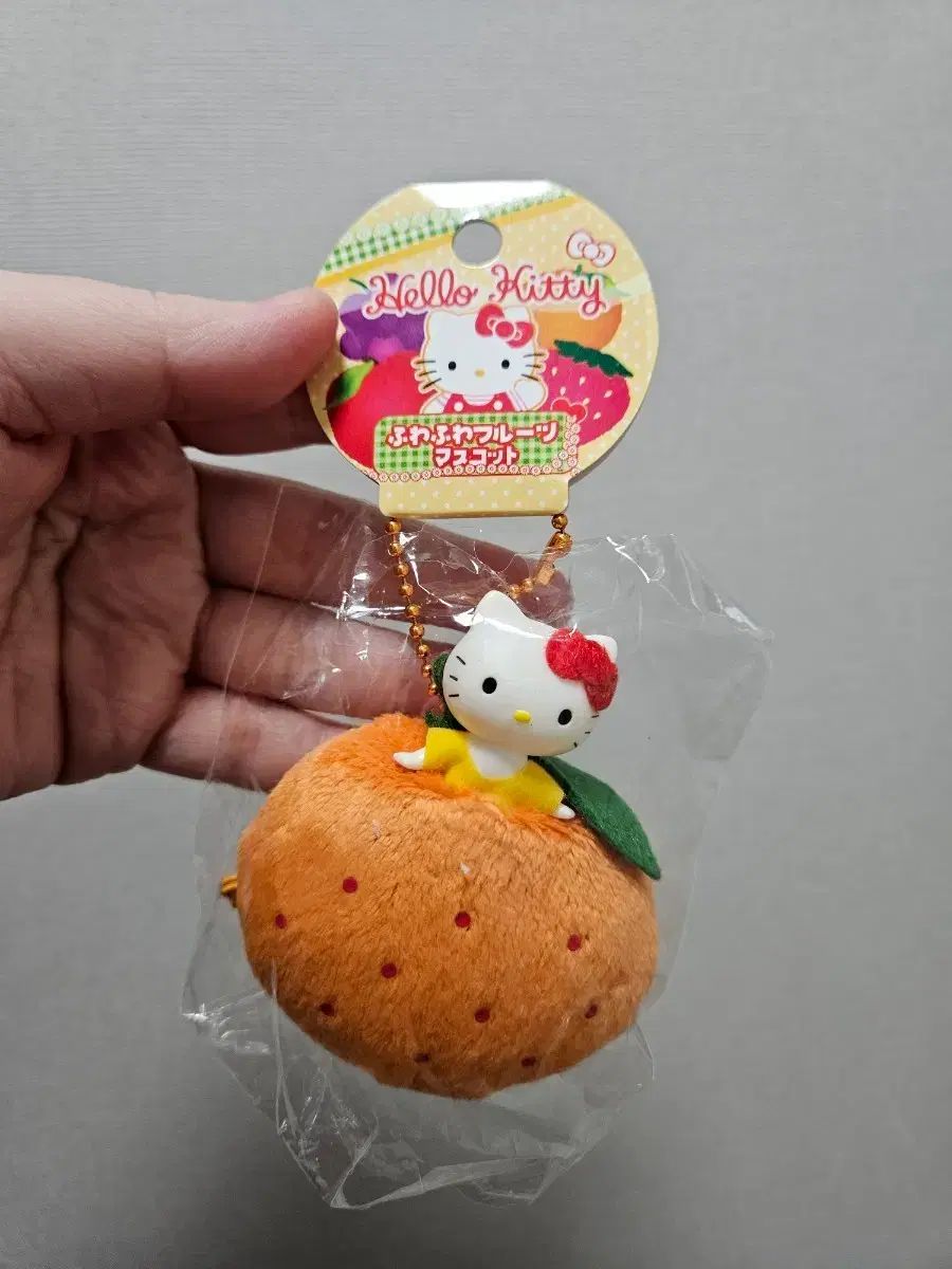 クラシックフルーツ ハローキティ ぬいぐるみ キーホルダー - メルカリ