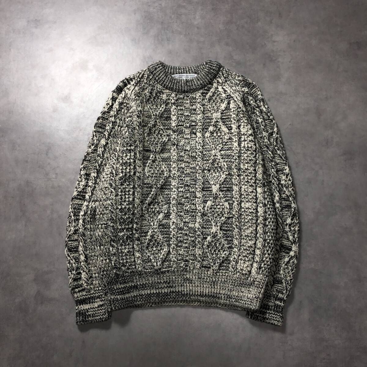 WQ1042○Oldderby Knitwear ：ケーブルニット ○34○ 黒/白系 イギリス 