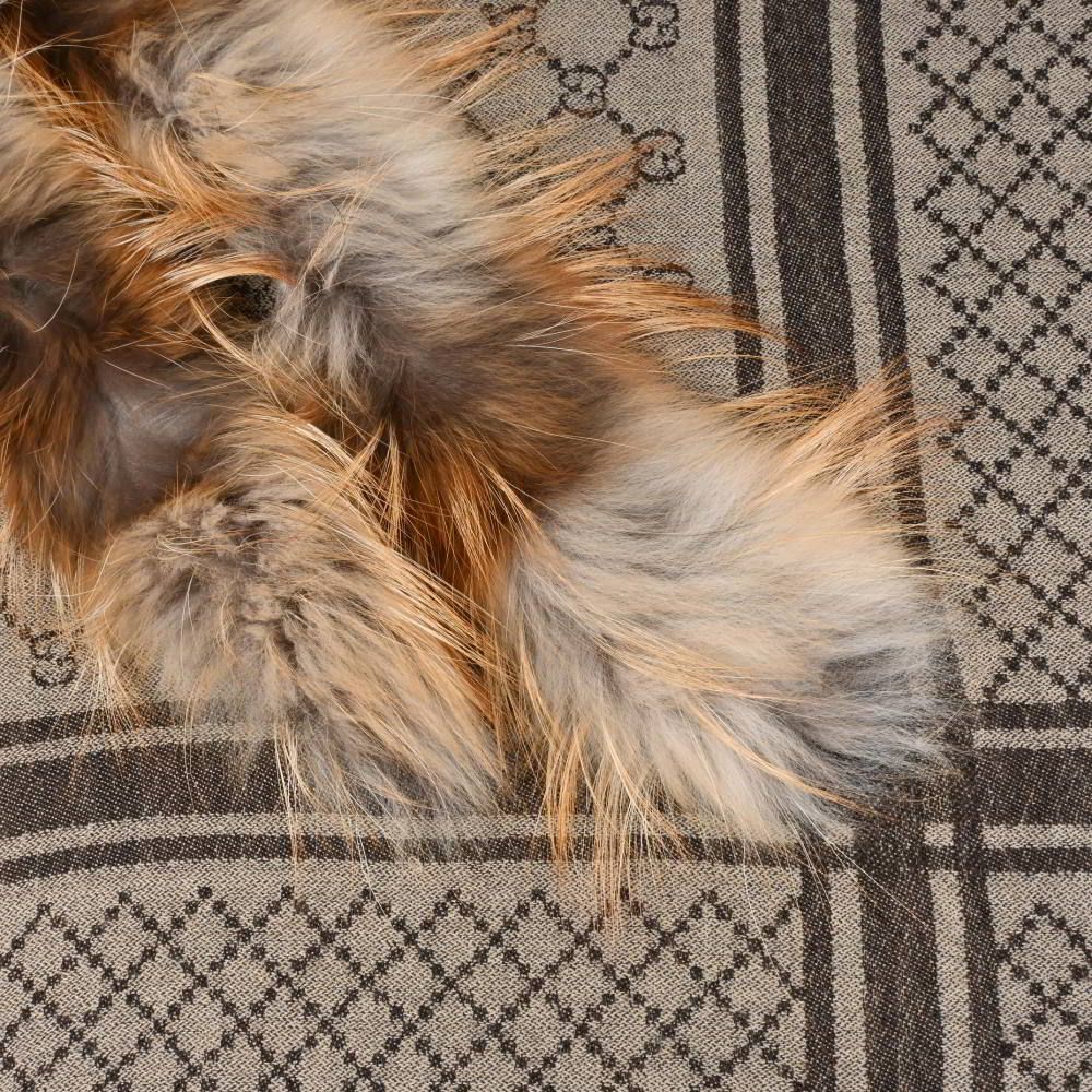 GUCCI GG柄 フォックスファー付き シルクウール　ストールマフラー GUCCI フォックスファー付き シルク混 GG柄 ストール マフラー - メルカリ