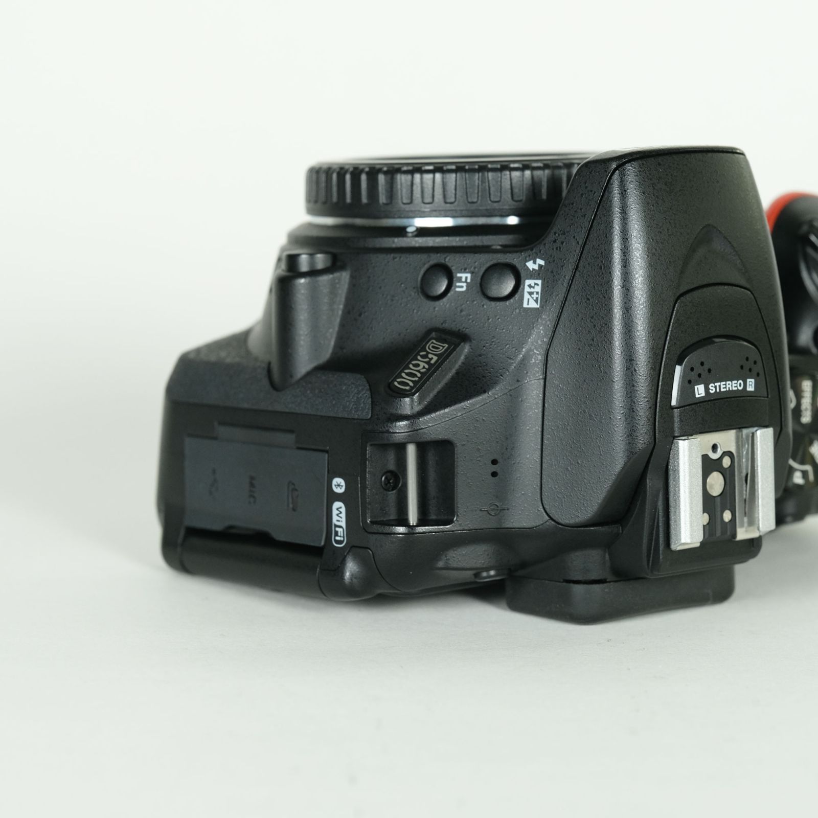 美品 | シャッター数43,300回] Nikon D5600 [ボディ] | Nikon F