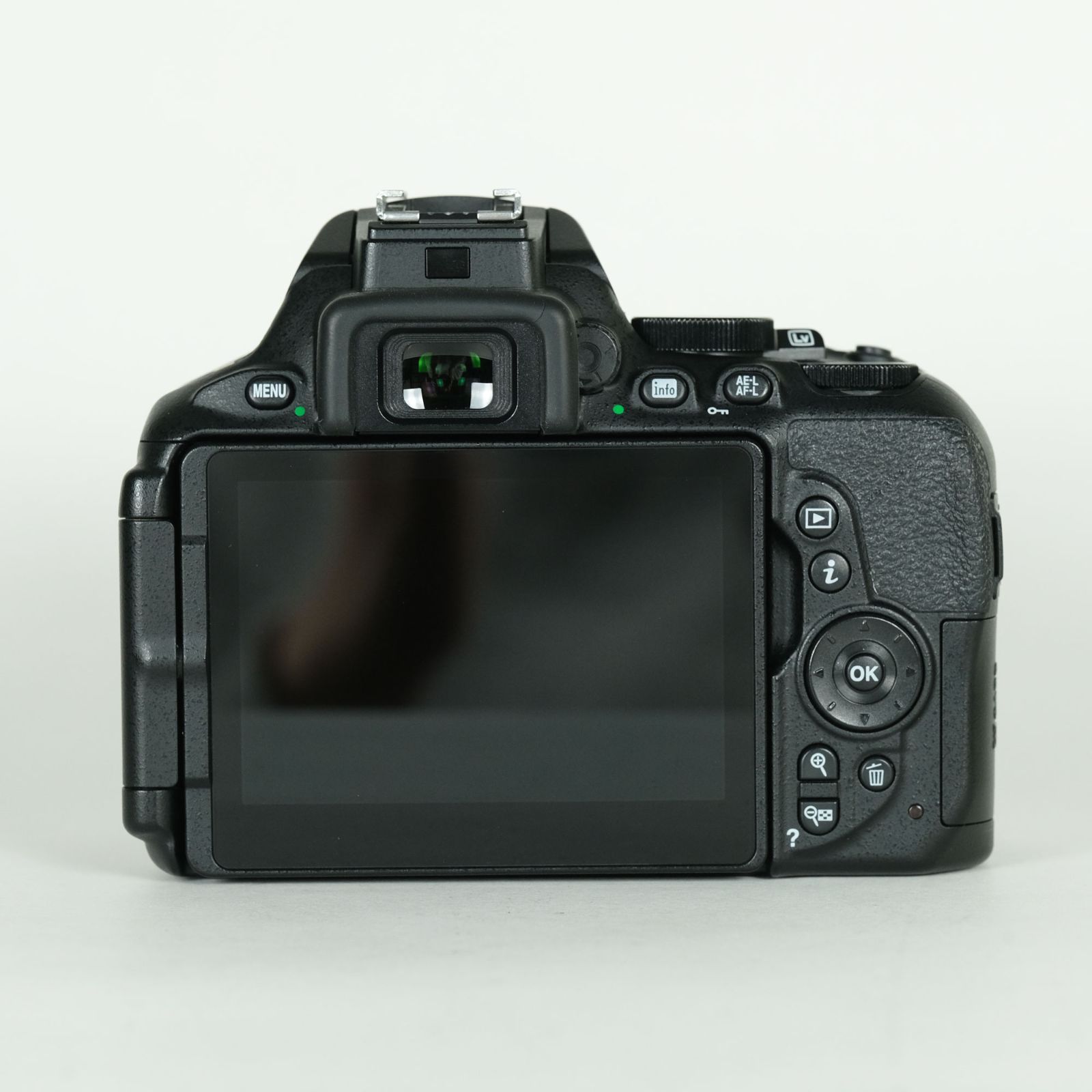 美品 | シャッター数43,300回] Nikon D5600 [ボディ] | Nikon F