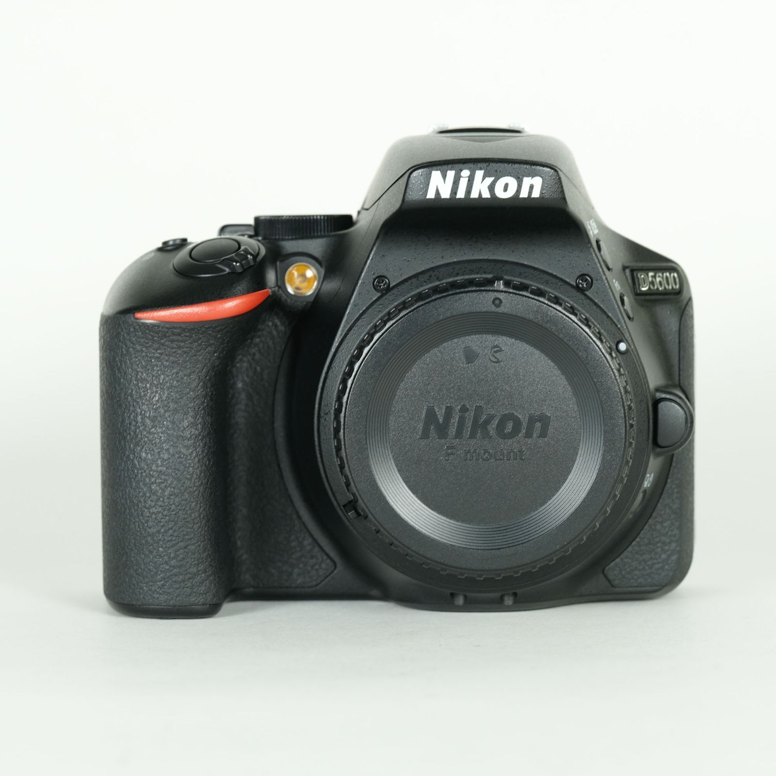 美品 D5600 標準レンズキット / シャッター数3808枚！最終値下げ 美品 | シャッター数43,300回] Nikon D5600 [ボディ] | Nikon F