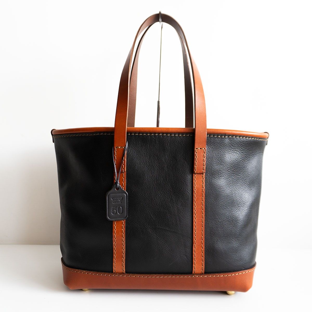 美品】 HERZ 【2トーン ケルントート(T-9)】 ブラック×ブラウン バッグ 