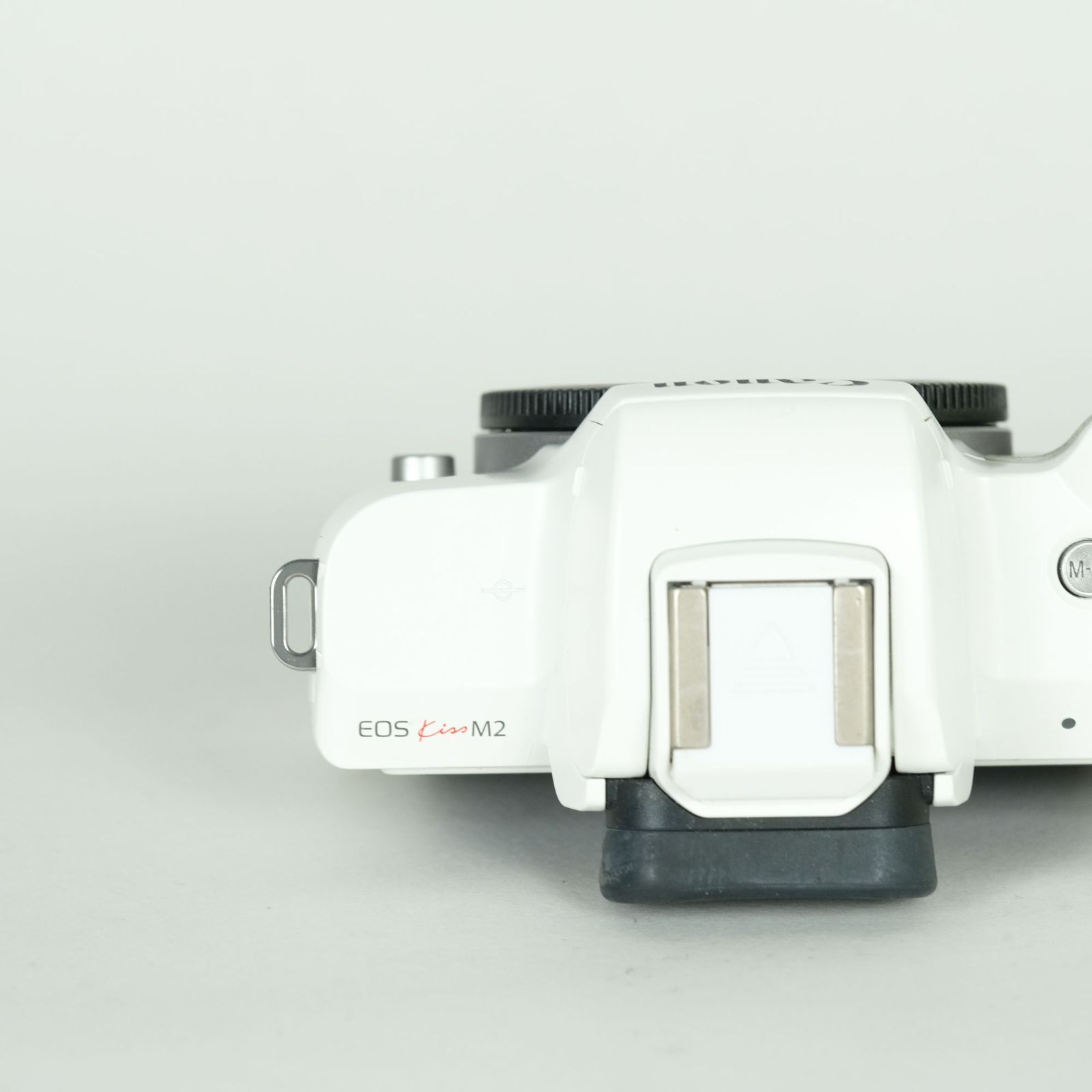 美品] Canon EOS Kiss M2 [ボディ ホワイト] | Canon EF-Mマウント