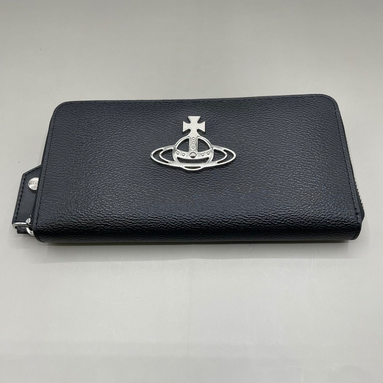 極美品　ヴィヴィアン・ウエストウッド 長財布 ブラック レザー　ラウンドジッパー 極美品 Vivienne Westwood ヴィヴィアンウェストウッド 長財布 ロング