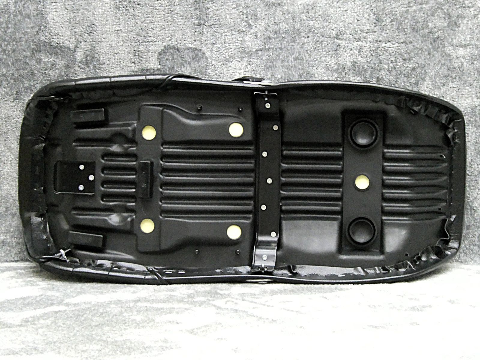 CB750F RC04 黒皮 タックロールシート/完成品BLACKブラックCB900F黒