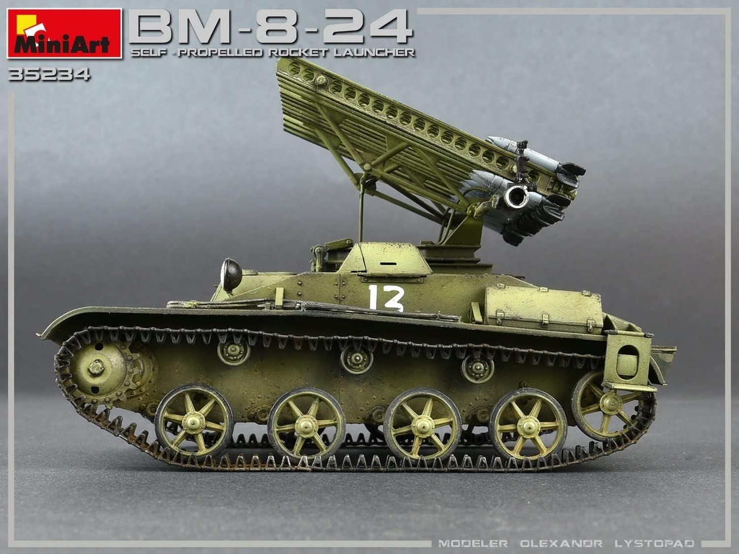 PLAST Aero BM-8-24ロケットキャリア 海外プラモデル PLAST Aero BM-8-24ロケットキャリア 海外プラモデル