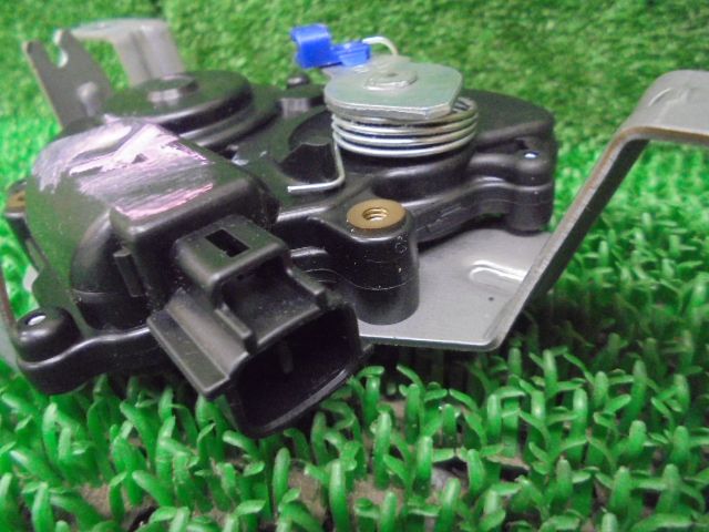 2FL8005 GHE4 日産 セレナ HC26 前期型 20G S-HYBRID リア右ドア