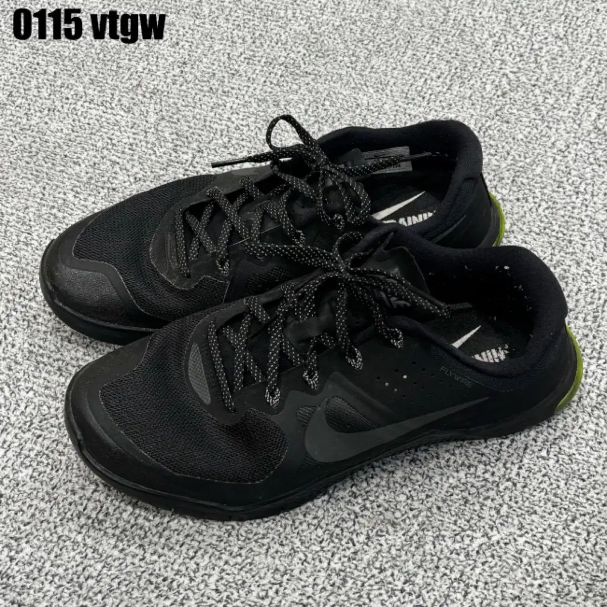 ナイキ メトコン ブラック トレーニングシューズ - メルカリ