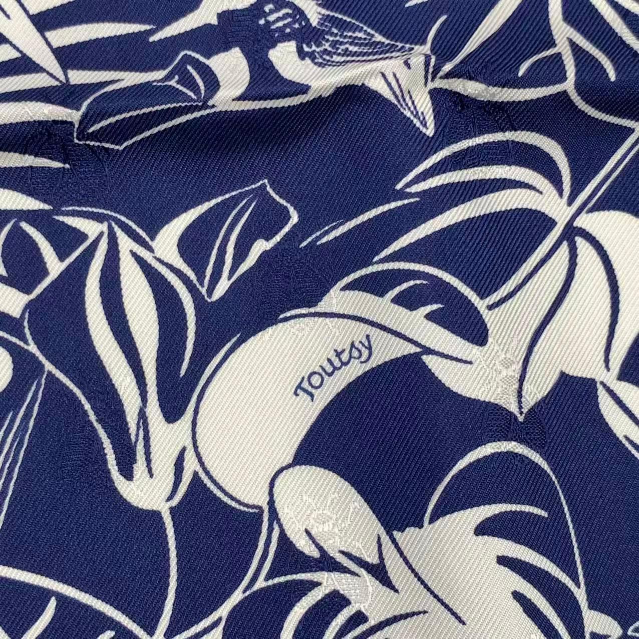 新品同様 HERMES エルメス カレ90 スカーフ シルク フラミンゴ