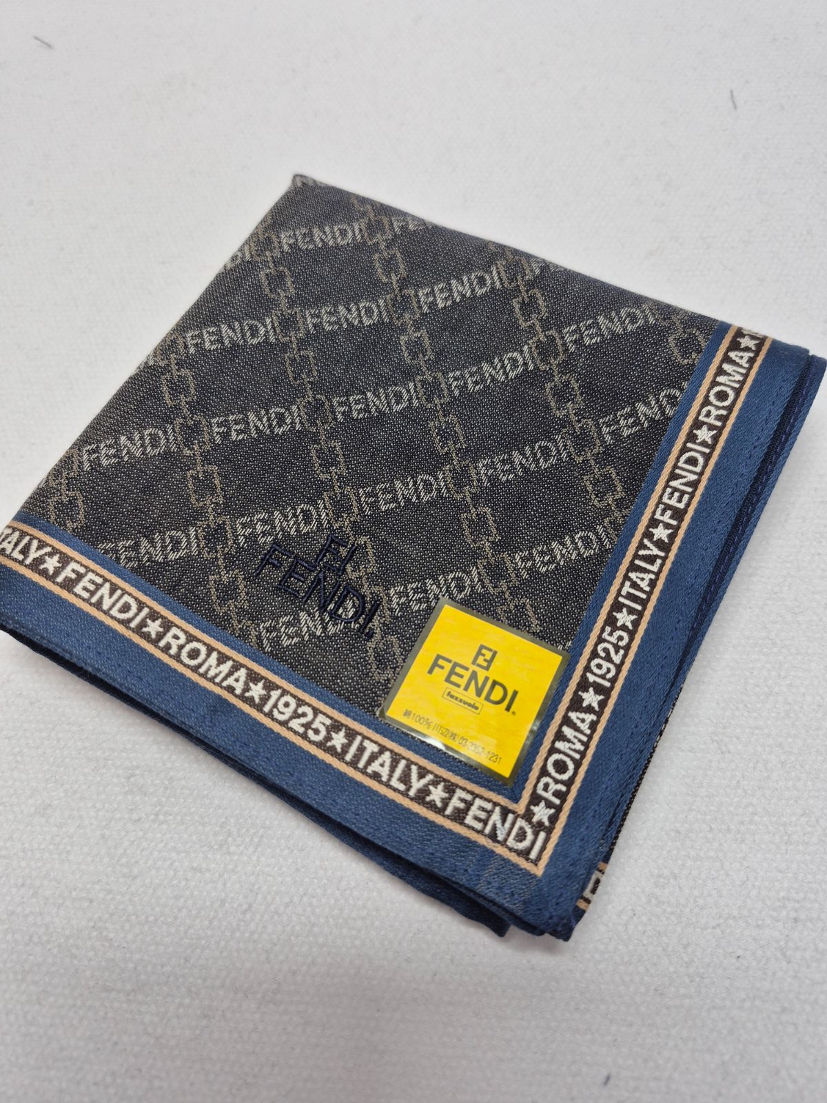 新品】FENDI メンズハンカチ - メルカリ