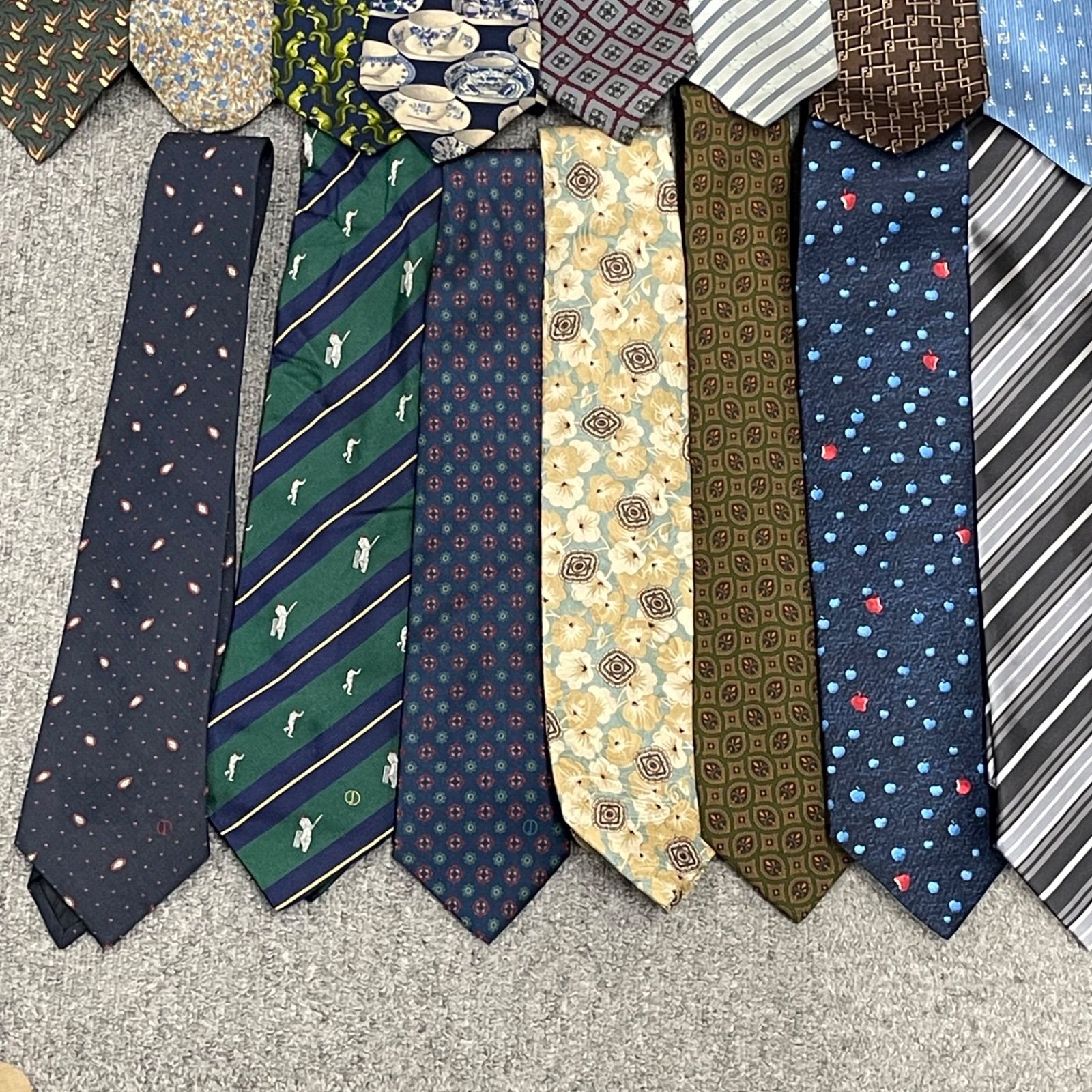 ブランド ネクタイ 36本 まとめ バラ売り不可 NPA】ブランド ネクタイ 36本 まとめ - メルカリ