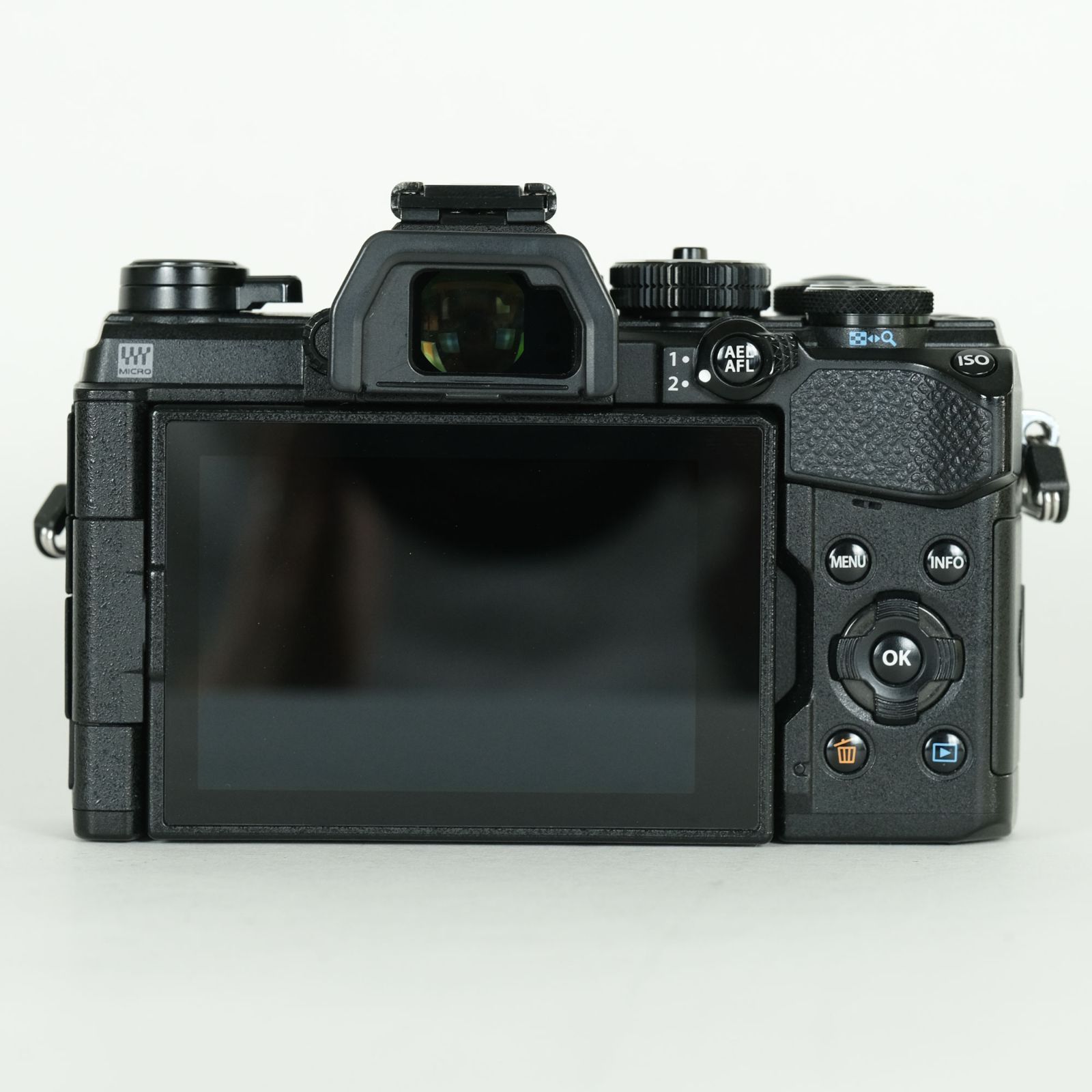 美品 | シャッター数11,526回] OLYMPUS OM-D E-M5 Mark III [ボディ