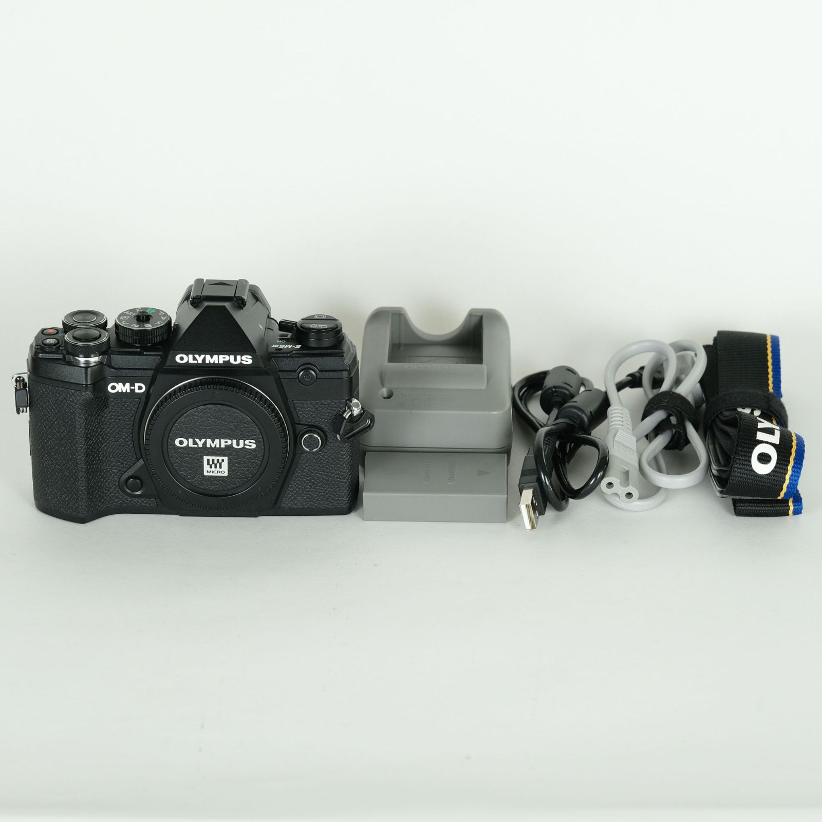 美品 | シャッター数11,526回] OLYMPUS OM-D E-M5 Mark III [ボディ