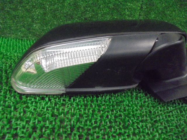 7FJ5083 AEI3 フォルクスワーゲン ポロ GH-9NBTS 2007年 1.6スポーツ ウィンカー付電格サイドドアミラー右　　ヒーター付　カプラ11ピン