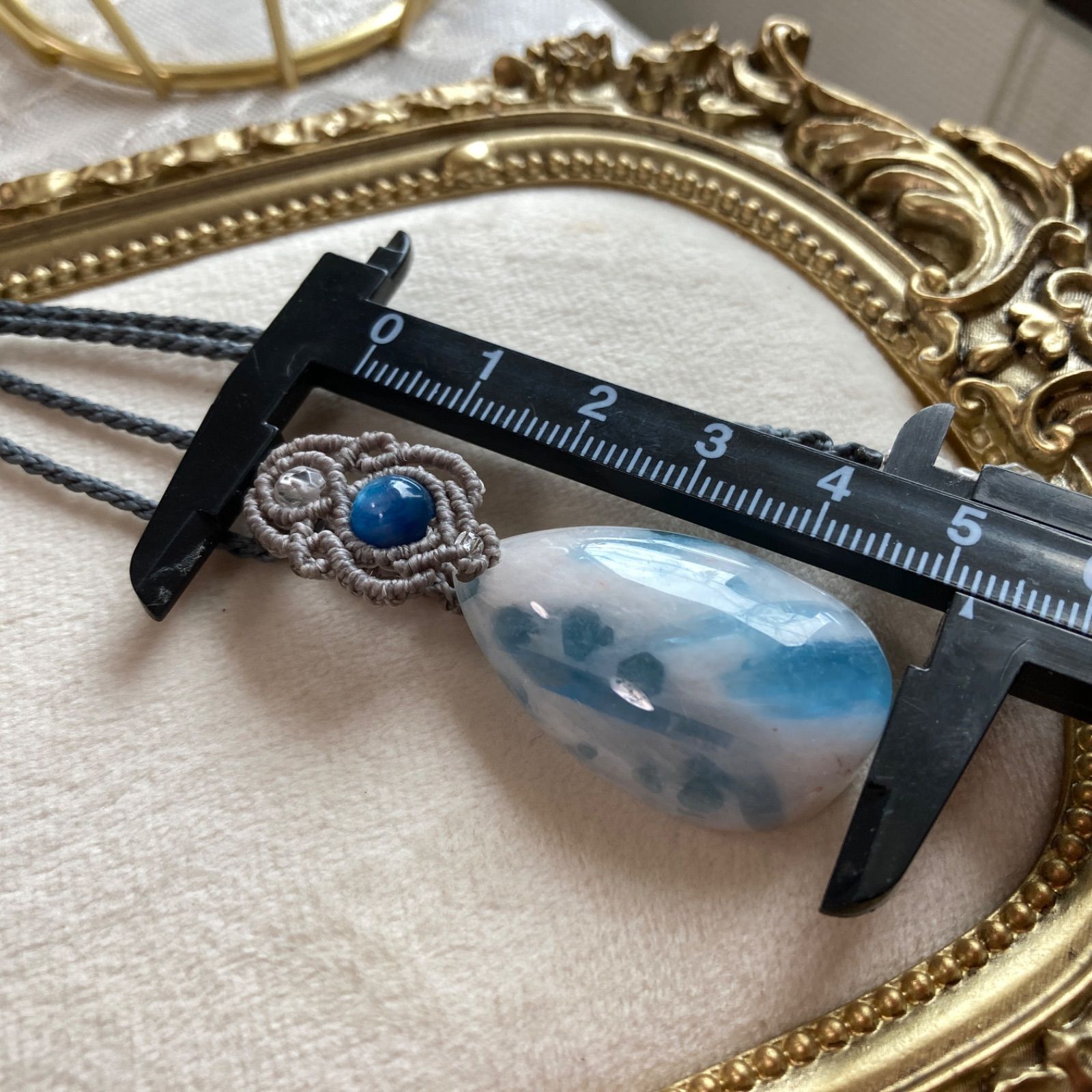 アクアマリンインクォーツ（シリカ母岩つきアクアマリン）マクラメ