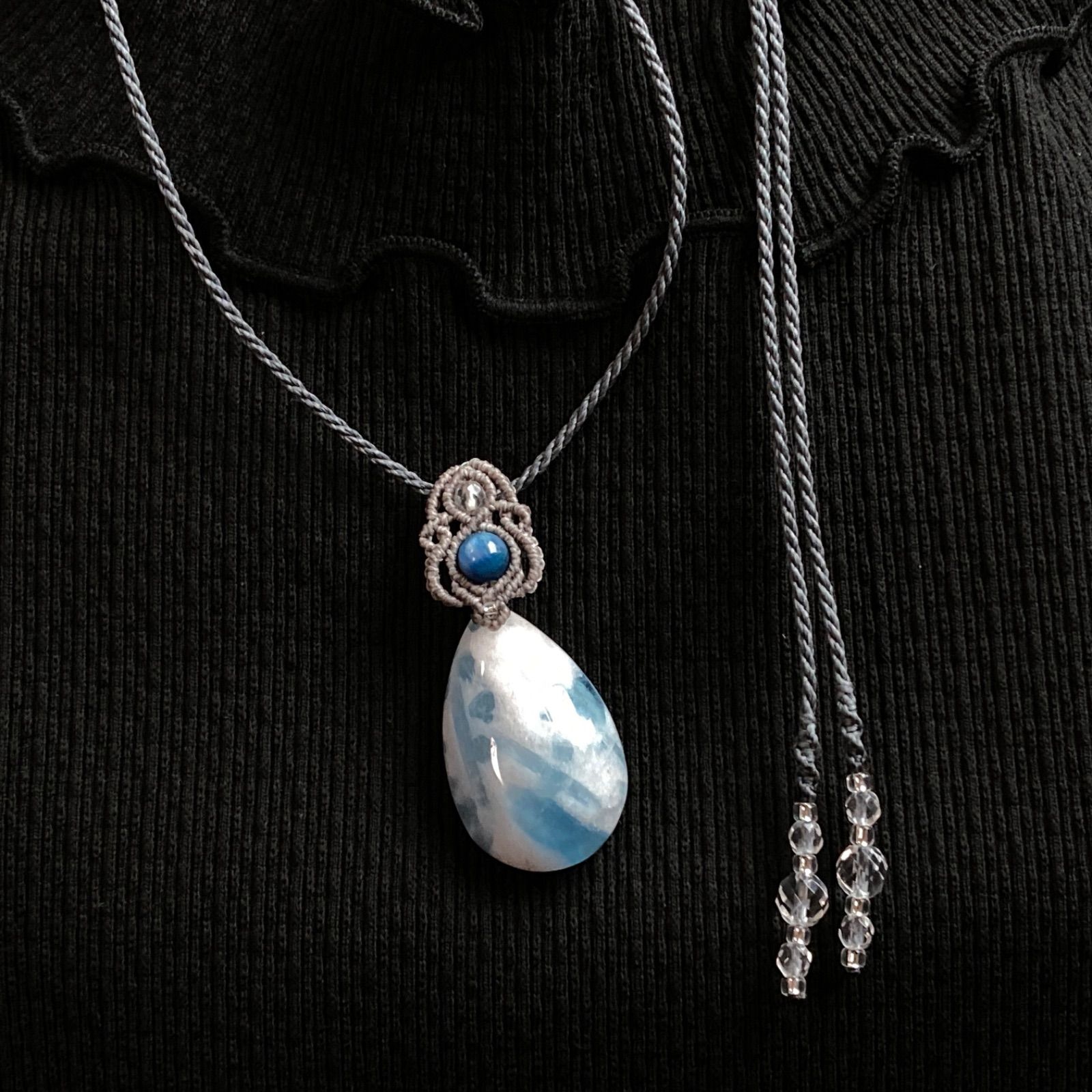 アクアマリンインクォーツ（シリカ母岩つきアクアマリン）マクラメ