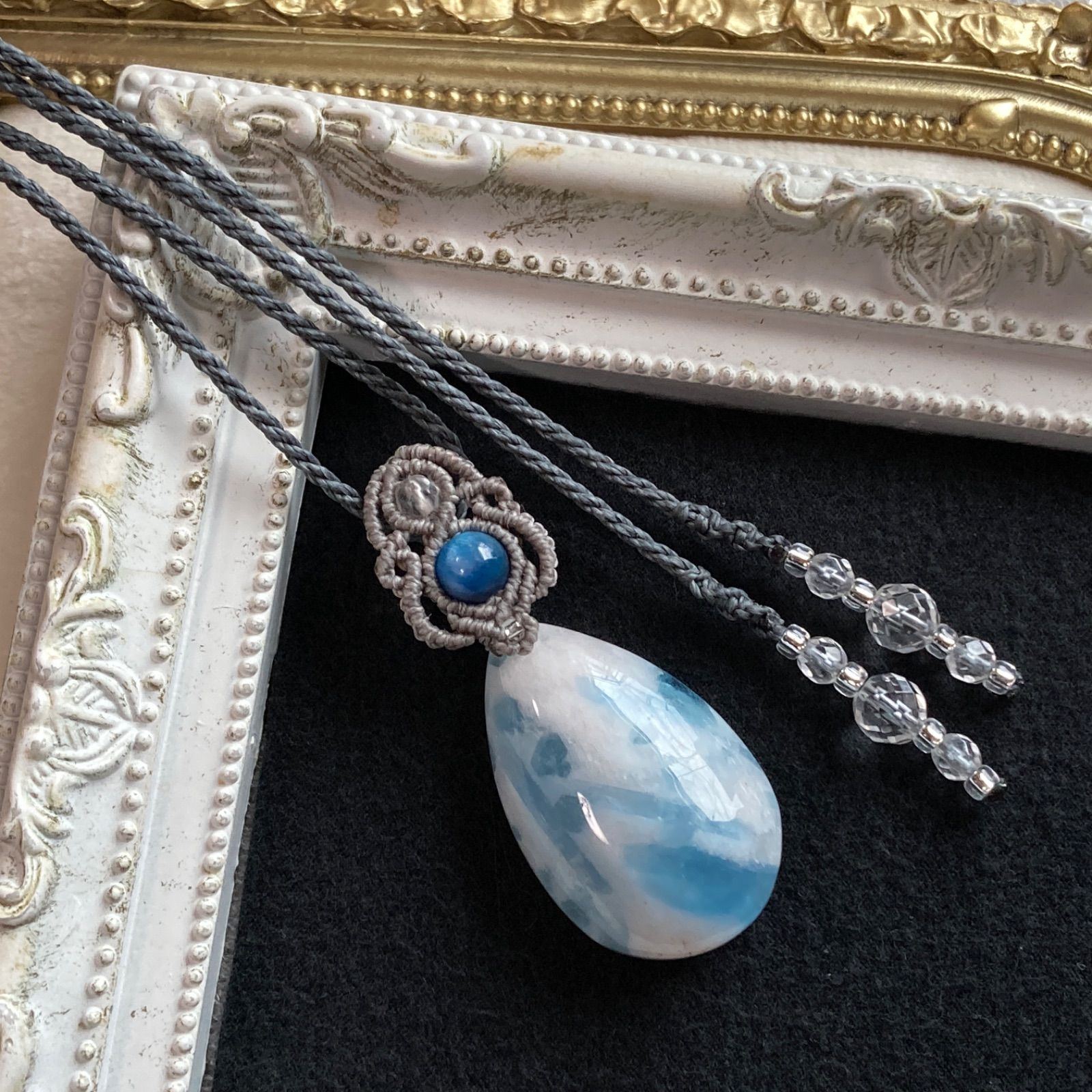 アクアマリンインクォーツ（シリカ母岩つきアクアマリン）マクラメ