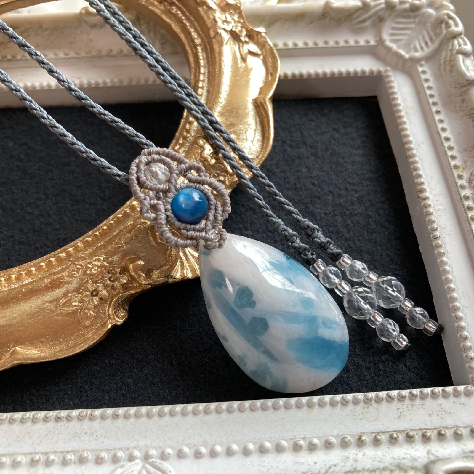 アクアマリンインクォーツ（シリカ母岩つきアクアマリン）マクラメ