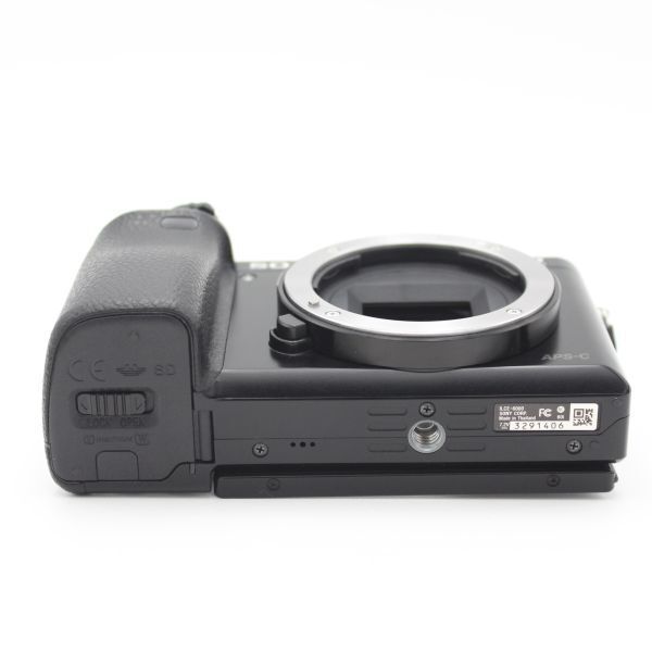 ショット数3104枚！□ほぼ新品□ SONY ミラーレス一眼 α6000 ボディ