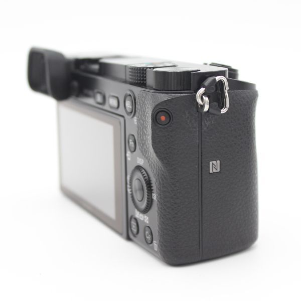ショット数3104枚！□ほぼ新品□ SONY ミラーレス一眼 α6000 ボディ