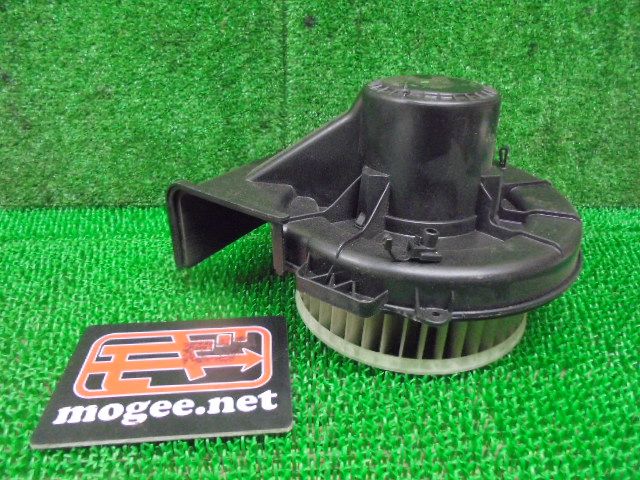 7FG4619 CDE7 フォルクスワーゲン ポロ ABA-9NBUD 2009年 ヒーターブロアモーター　6Q2819015