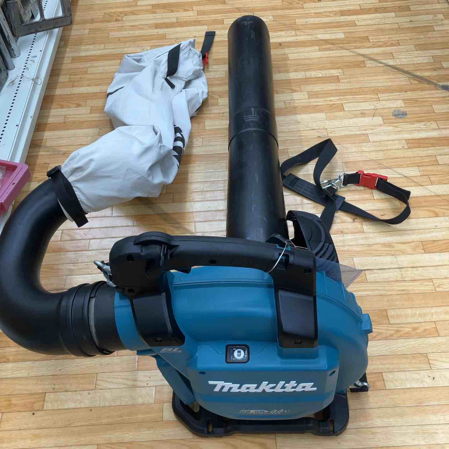 中古品】◇マキタ(makita) コードレスブロワ(バキュームキット付 