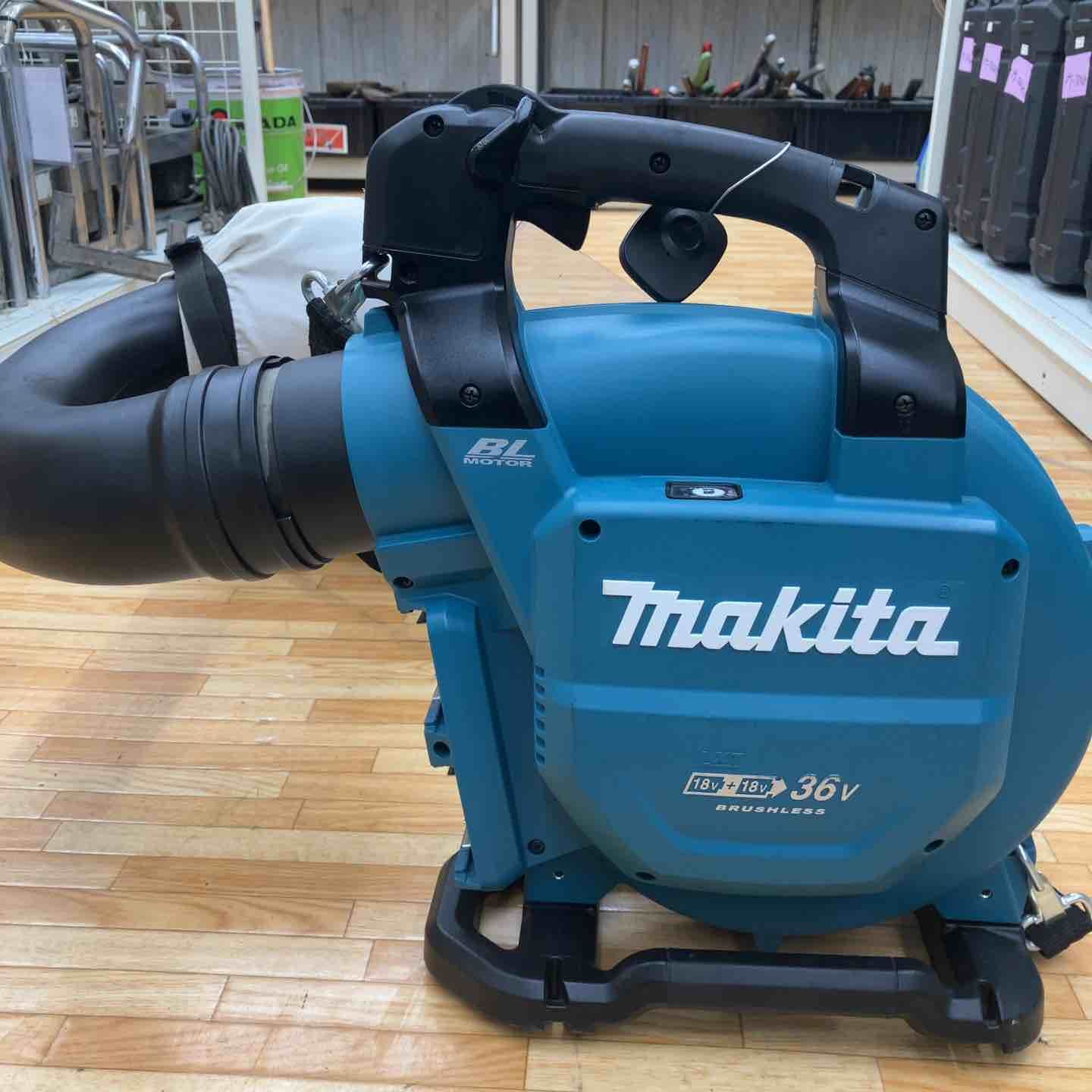 中古品】◇マキタ(makita) コードレスブロワ(バキュームキット付 