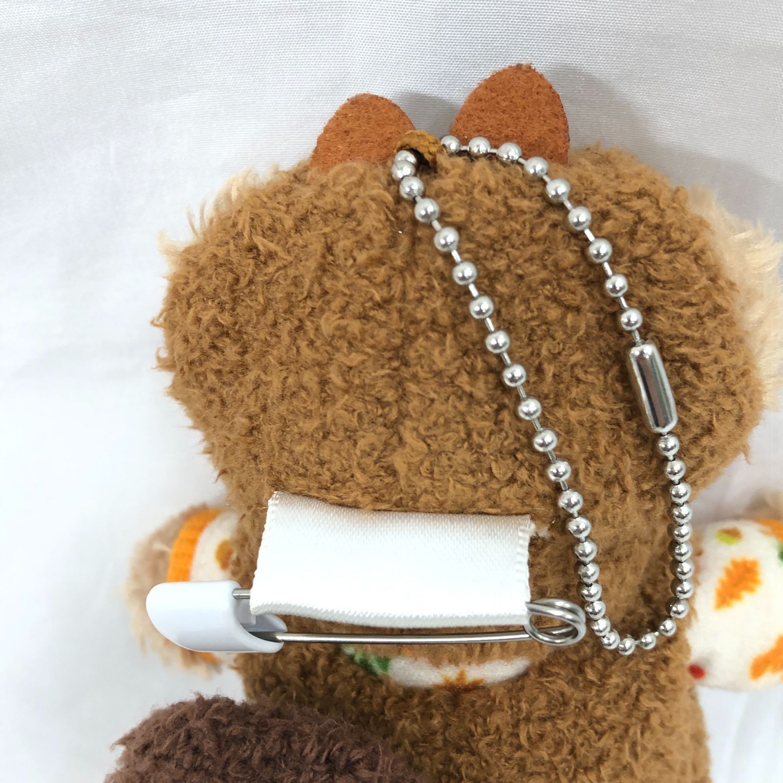ダッフィー ぬいぐるみバッジ「ダッフィーたちの秋のぼうけん」 2019年