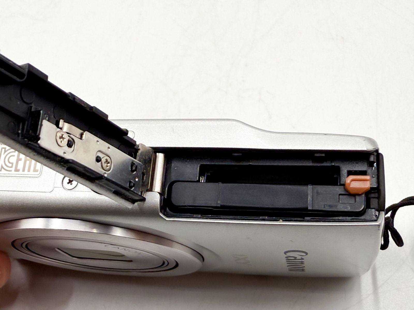 Canon IXY 200 シルバー 動作確認済み 充電器/ケース付き - メルカリ