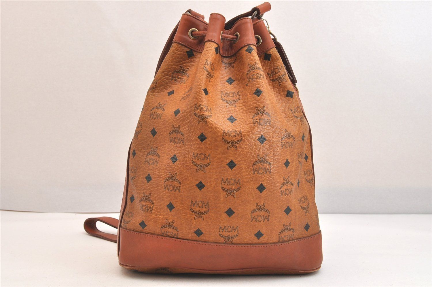 MCM エムシーエム ヴィセトス ヴィンテージ レザー 巾着型 ショルダー