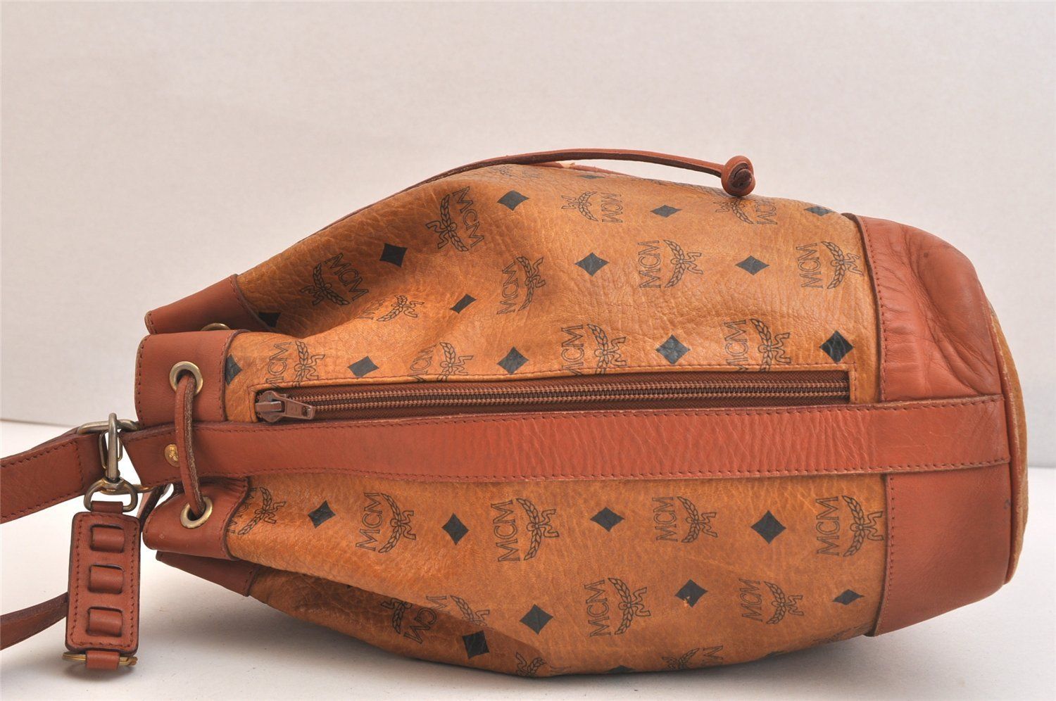 MCM エムシーエム ヴィセトス ヴィンテージ レザー 巾着型 ショルダー