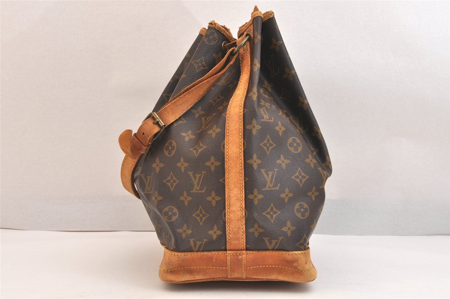 LOUIS VUITTON ルイヴィトン モノグラム ノエ ショルダー巾着型バッグ