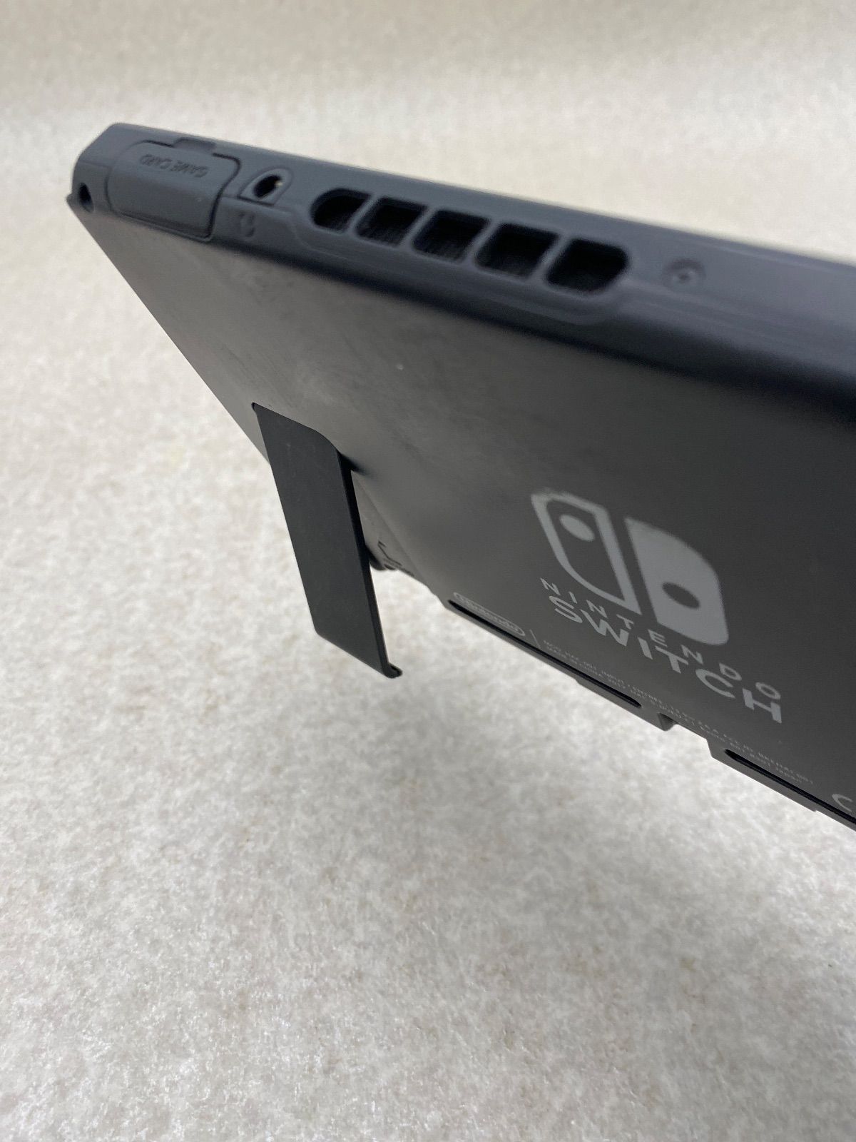 KAAAA 箱と中身が異なります