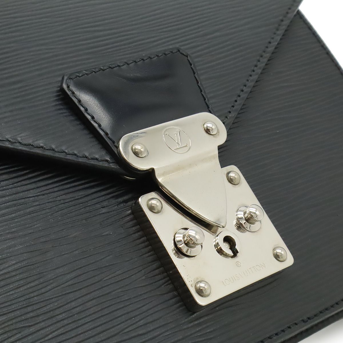 LOUIS VUITTON ルイ ヴィトン エピ ポシェット セリエ ドラゴンヌ