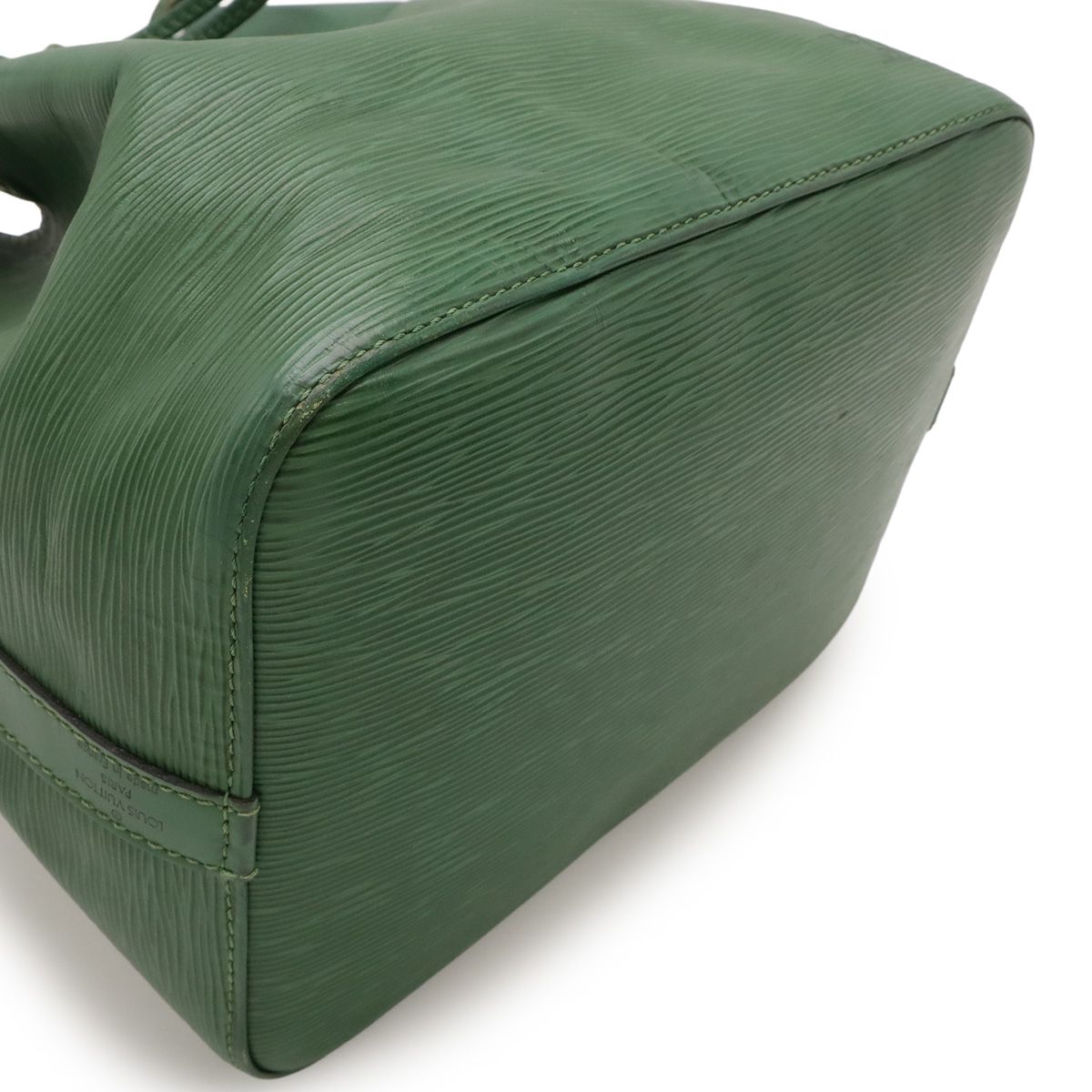 LOUIS VUITTON ルイ ヴィトン エピ プチノエ ショルダーバッグ