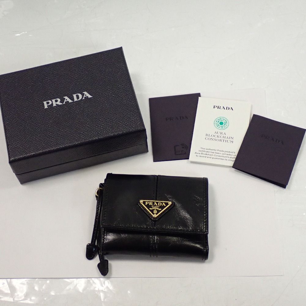 プラダ コンパクト財布 ソフトルックスレザー 財布 1MH043 ブラック×ゴールド金具 PRADA 未使用 Th1005321 未使用 PRADA - プラダ コンパクト財布 ソフトルックスレザー 財布 1MH043