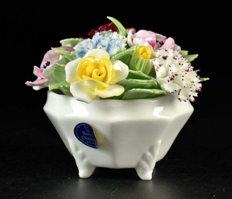 蔵A5860c】ロイヤルドルトン 陶花 フラワー オブジェ 置物 - メルカリ