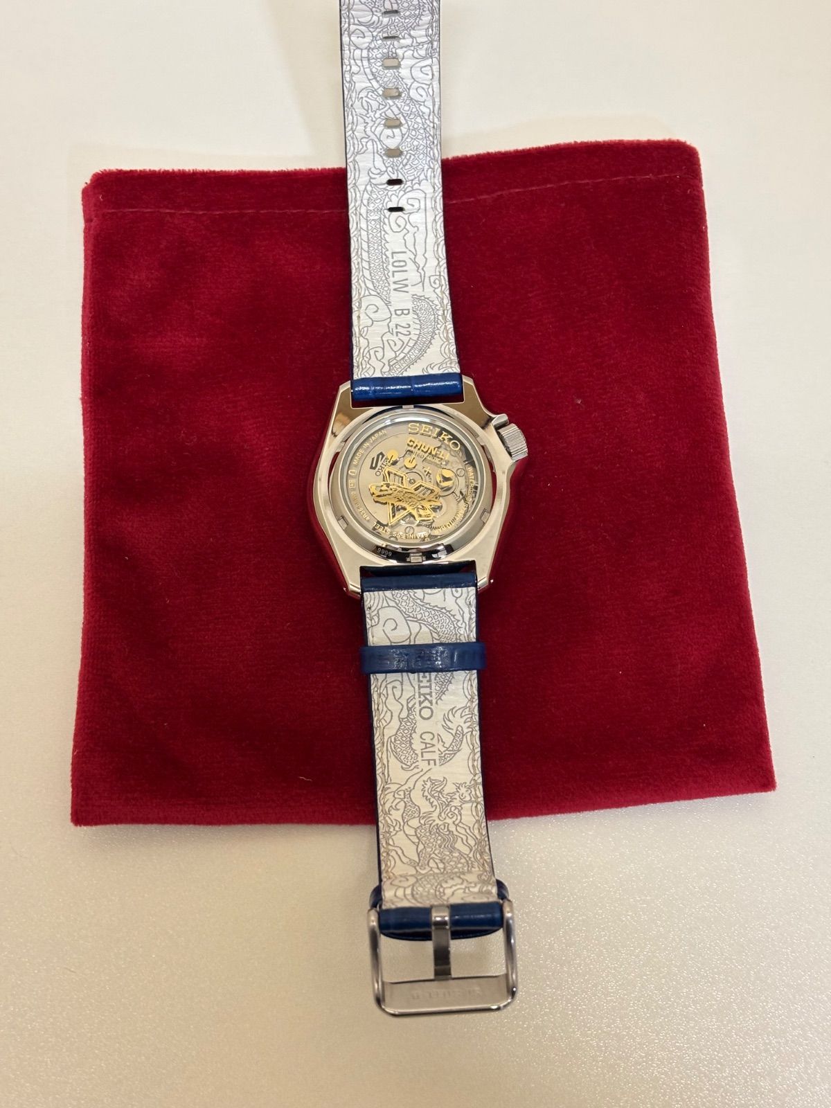  SEIKO5スポーツ ストリートファイター5コラボ 春麗モデル 未使用品 クーポン利用で42 000円 コート 自動巻き時計 腕時計(アナログ)