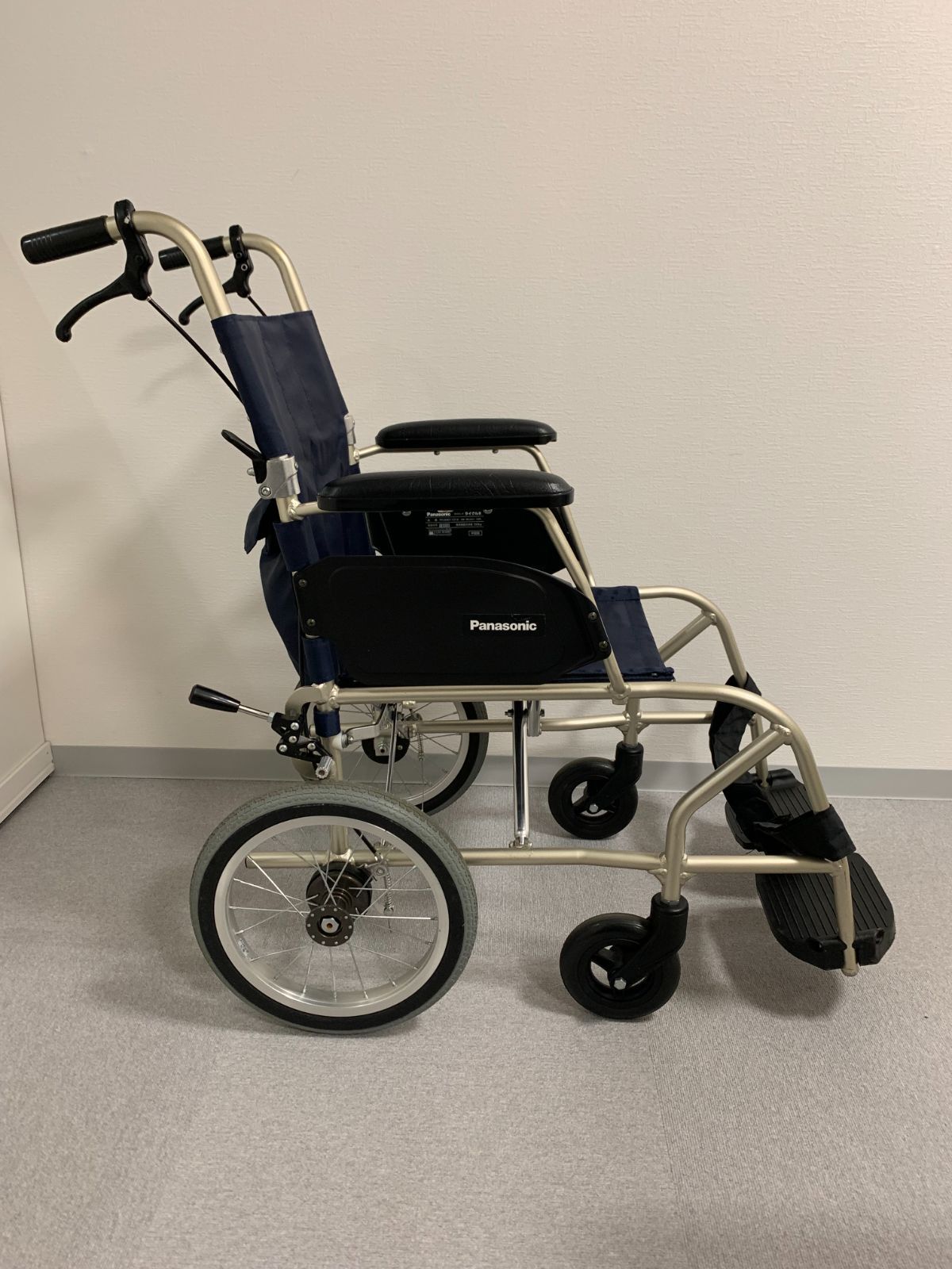 PanasonicライクルR車椅子ネイビー自走式 標準 座幅40cm折りたたみ可